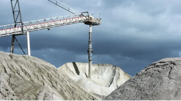 PROCURA POR MINERAIS CRÍTICOS COMO LÍTIO OU TERRAS RARAS PODERÁ AUMENTAR ATÉ 10 VEZES ATÉ 2035 PROCURA POR MINERAIS CRÍTICOS COMO LÍTIO OU TERRAS RARAS PODERÁ AUMENTAR ATÉ 10 VEZES ATÉ 2035