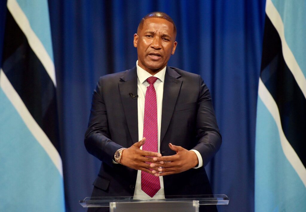 “NENHUM MINERAL DEIXARÁ O BOTSWANA SEM SER PROCESSADO” — PRESIDENTE DO BOTSWANA, DUMA GIDEON BOKO “NENHUM MINERAL DEIXARÁ O BOTSWANA SEM SER PROCESSADO” — PRESIDENTE DO BOTSWANA, DUMA GIDEON BOKO