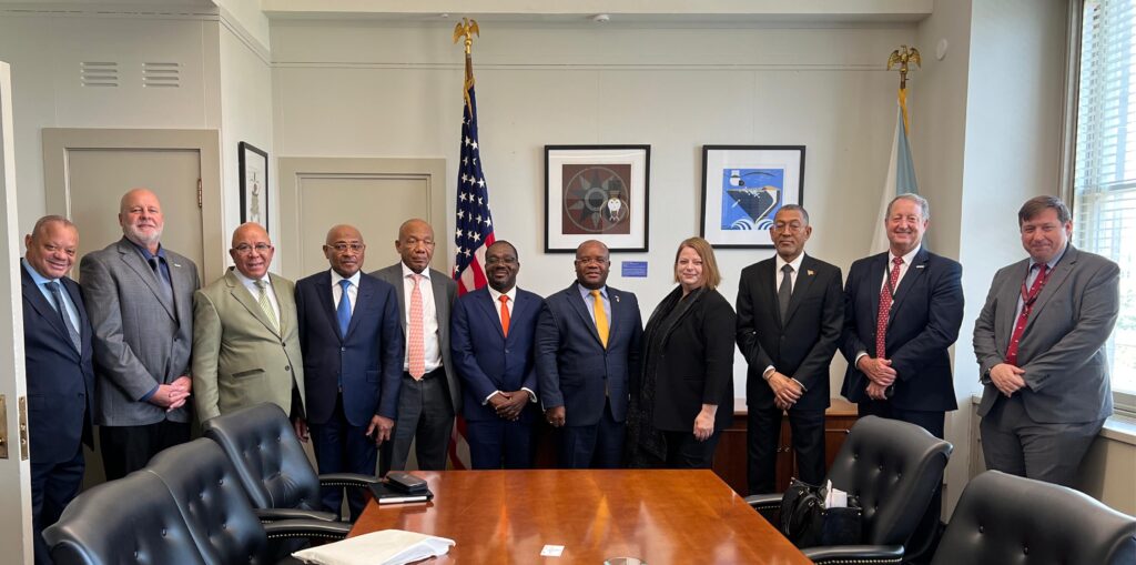 MINISTRO DIAMANTINO AZEVEDO REÚNE COM RESPONSÁVEIS DO SERVIÇO GEOLÓGICO DOS EUA MINISTRO DIAMANTINO AZEVEDO REÚNE COM RESPONSÁVEIS DO SERVIÇO GEOLÓGICO DOS EUA