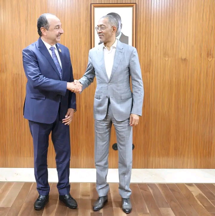 ANGOLA E EGIPTO REFORÇAM COOPERAÇÃO NOS SECTORES DE HIDROCARBONETOS E RECURSOS MINERAIS ANGOLA E EGIPTO REFORÇAM COOPERAÇÃO NOS SECTORES DE HIDROCARBONETOS E RECURSOS MINERAIS