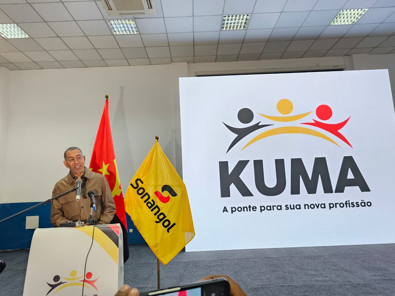 MINISTRO DIAMANTINO AZEVEDO LANÇA PROJECTO KUMA MINISTRO DIAMANTINO AZEVEDO LANÇA PROJECTO KUMA