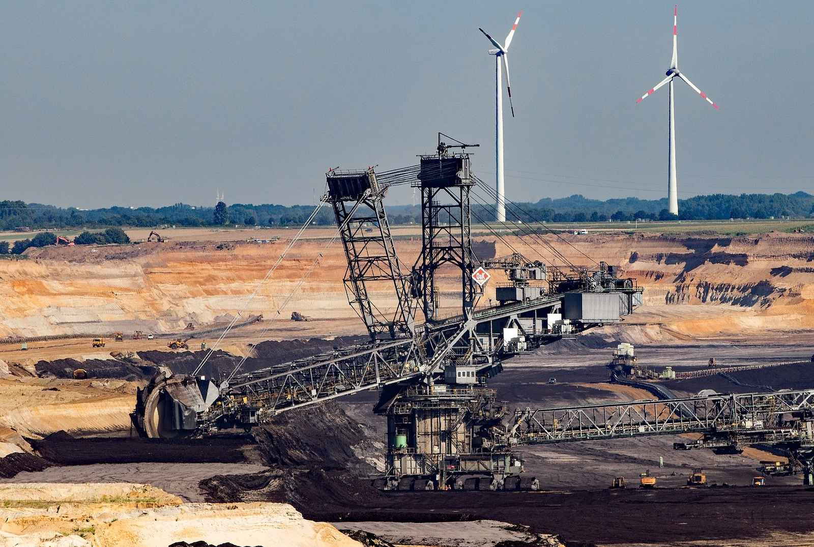 “SECTOR MINEIRO DETÉM PAPEL CRUCIAL PARA ALAVANCAR ECONOMIA” – DESTACA CÂMARA DE MINAS DE MOÇAMBIQUE “SECTOR MINEIRO DETÉM PAPEL CRUCIAL PARA ALAVANCAR ECONOMIA” – DESTACA CÂMARA DE MINAS DE MOÇAMBIQUE