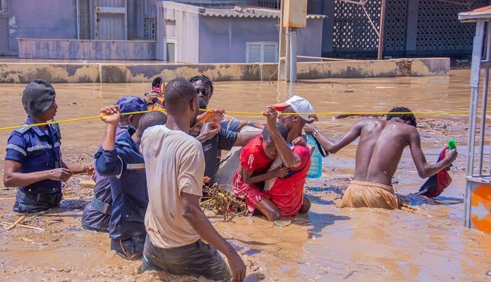 GRUPO OMATAPALO APOIA AS VÍTIMAS DAS ENXURRADAS EM BENGUELA