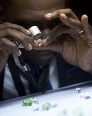 ENDIAMA FACTURA MAIS DE 1,1 MIL MILHÕES DE DÓLARES COM VENDA DE DIAMANTES NO PRIMEIRO SEMESTRE ENDIAMA FACTURA MAIS DE 1,1 MIL MILHÕES DE DÓLARES COM VENDA DE DIAMANTES NO PRIMEIRO SEMESTRE