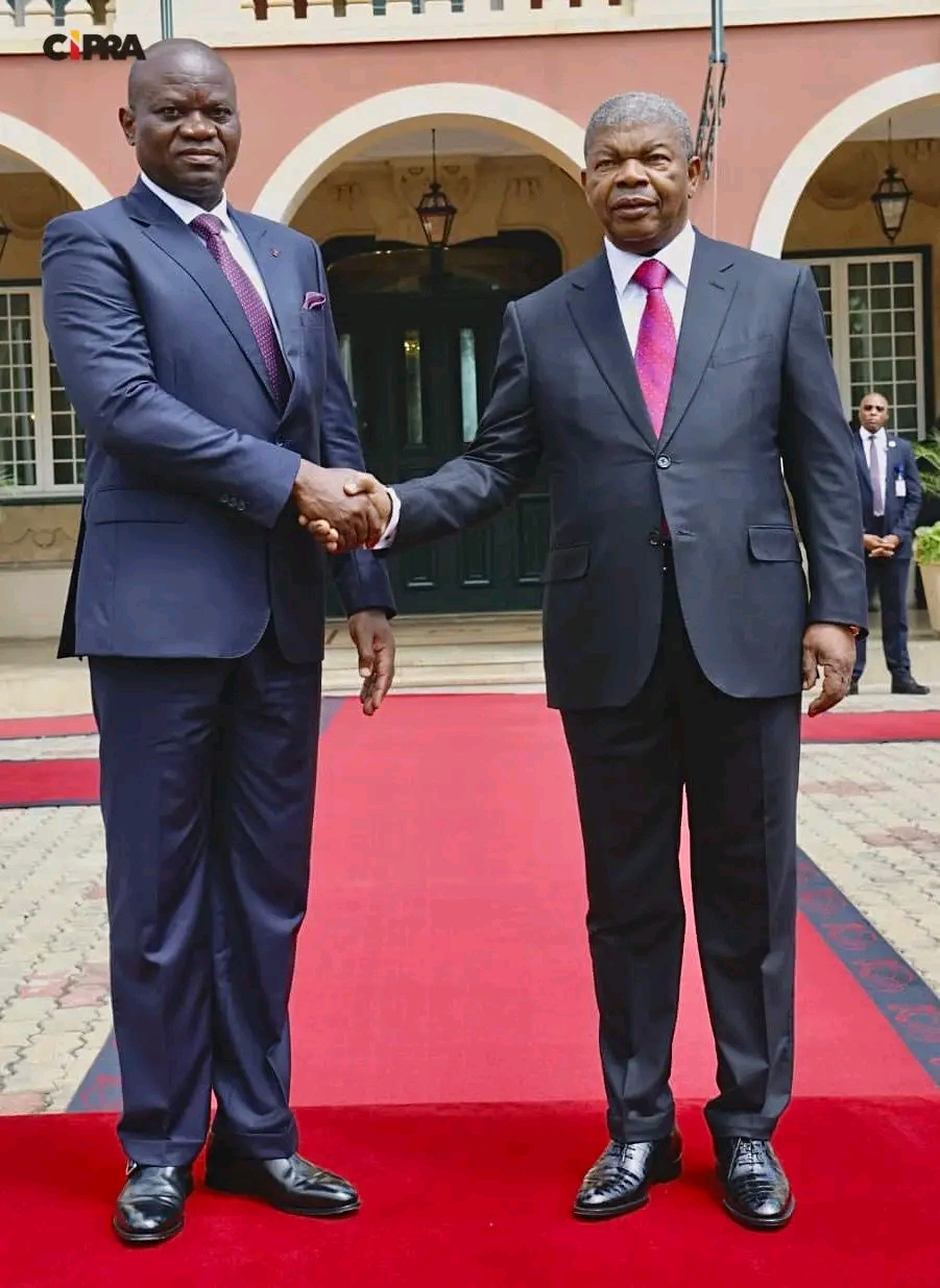 PRESIDENTE DA REPÚBLICA DO GABÃO EFECTUA VISITA DE ESTADO DE TRÊS DIAS A ANGOLA PRESIDENTE DA REPÚBLICA DO GABÃO EFECTUA VISITA DE ESTADO DE TRÊS DIAS A ANGOLA