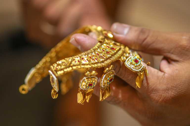 ALTA DO OURO CRIA PATRIMÓNIO TRILIONÁRIO PARA FAMÍLIAS INDIANAS ALTA DO OURO CRIA PATRIMÓNIO TRILIONÁRIO PARA FAMÍLIAS INDIANAS