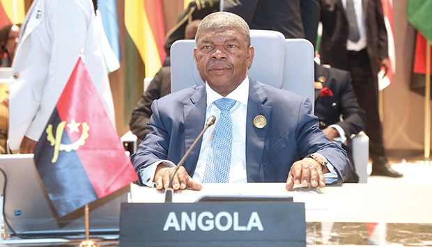 JOÃO LOURENÇO DEFENDE UMA ÁFRICA MAIS FORTE PARA TRAVAR GUERRAS E APELA UNIÃO DOS PAÍSES DO ‘CONTINENTE BERÇO’ JOÃO LOURENÇO DEFENDE UMA ÁFRICA MAIS FORTE PARA TRAVAR GUERRAS E APELA UNIÃO DOS PAÍSES DO ‘CONTINENTE BERÇO’