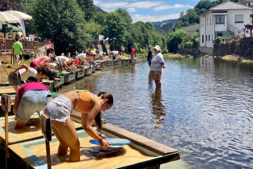 RIO RECHEADO DE OURO É ENCONTRADO E SOMENTE UM PAÍS PODE USAR RIQUEZA RIO RECHEADO DE OURO É ENCONTRADO E SOMENTE UM PAÍS PODE USAR RIQUEZA
