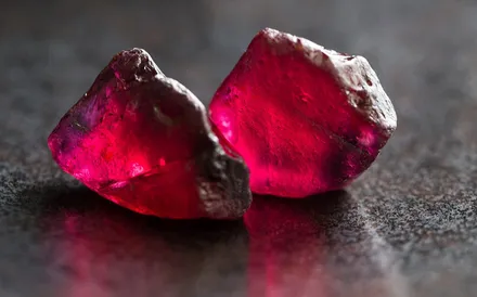 MINA MOÇAMBICANA DE RUBIS QUEIXA-SE DE “SABOTAGEM” DE CENTENAS DE MINEIROS ILEGAIS MINA MOÇAMBICANA DE RUBIS QUEIXA-SE DE “SABOTAGEM” DE CENTENAS DE MINEIROS ILEGAIS