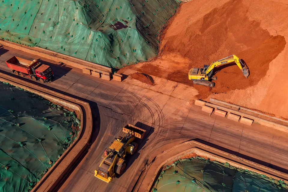 ESTATAL DA CHINA PROPÕE AMPLIAR CONTROLO SOBRE MINÉRIO DE FERRO E MEDIDA AFECTA VALE E BHP ESTATAL DA CHINA PROPÕE AMPLIAR CONTROLO SOBRE MINÉRIO DE FERRO E MEDIDA AFECTA VALE E BHP