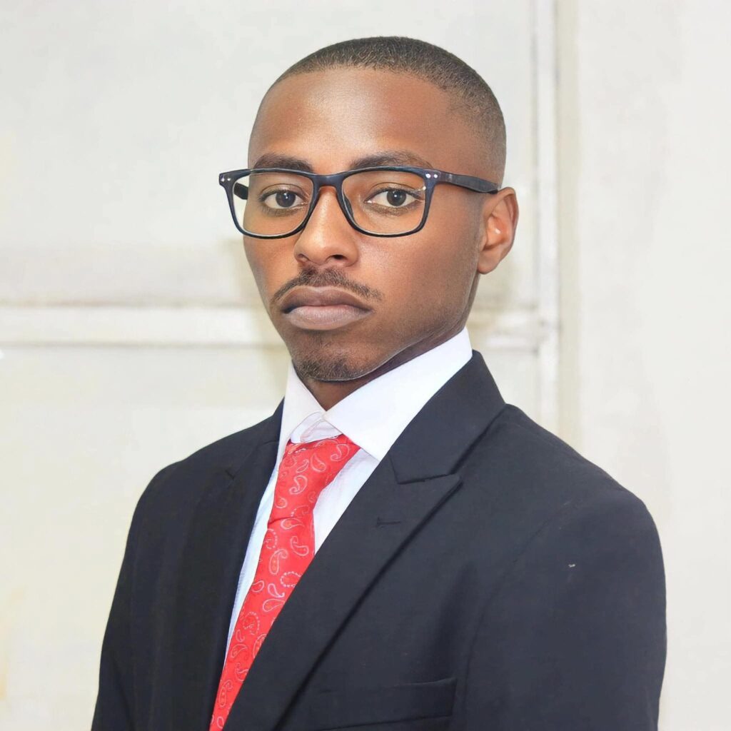 MODELOS COMERCIAIS NA COMERCIALIZAÇÃO DE DIAMANTES BRUTOS: ANÁLISE COMPARATIVA ENTRE OS SISTEMAS SIGHT E SPOT MODELOS COMERCIAIS NA COMERCIALIZAÇÃO DE DIAMANTES BRUTOS: ANÁLISE COMPARATIVA ENTRE OS SISTEMAS SIGHT E SPOT