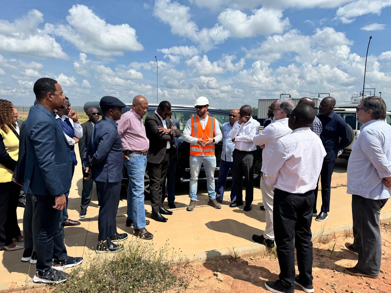 DELEGAÇÃO NORTE AMERICANA VISITA PÓLO DE DESENVOLVIMENTO DIAMANTÍFERO DE SAURIMO