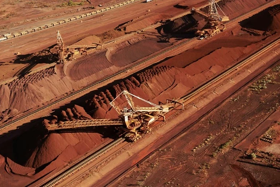 POR QUE AS MINERADORAS BRASILEIRAS ESTÃO A PREFERIR REFORMAR MINAS VELHAS A ABRIR NOVAS?