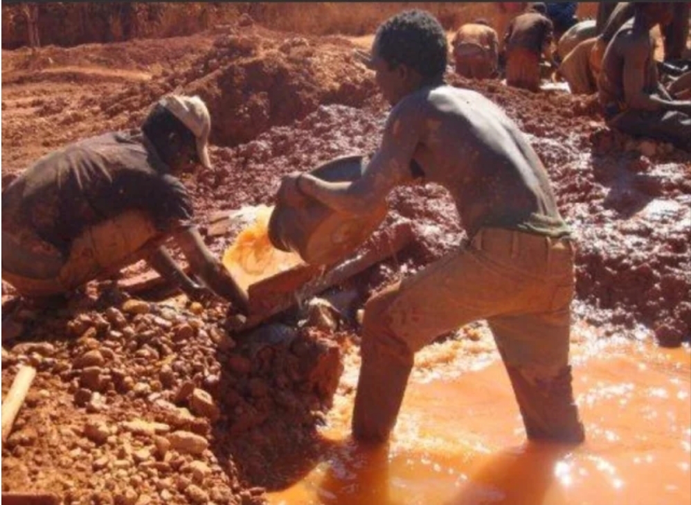 LAOS: SETE GARIMPEIROS DESAPARECEM APÓS CHEIAS EM ZONA MINEIRA