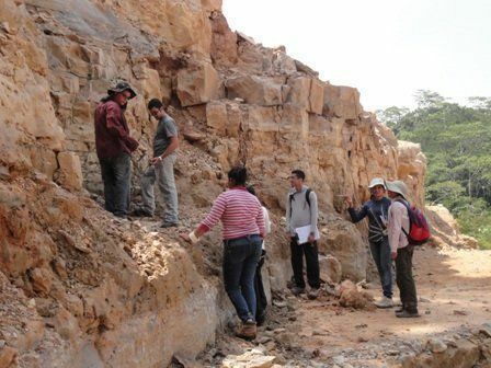 A TÊMPERA DA TERRA: SER ENGENHEIRO DE MINAS EM ANGOLA