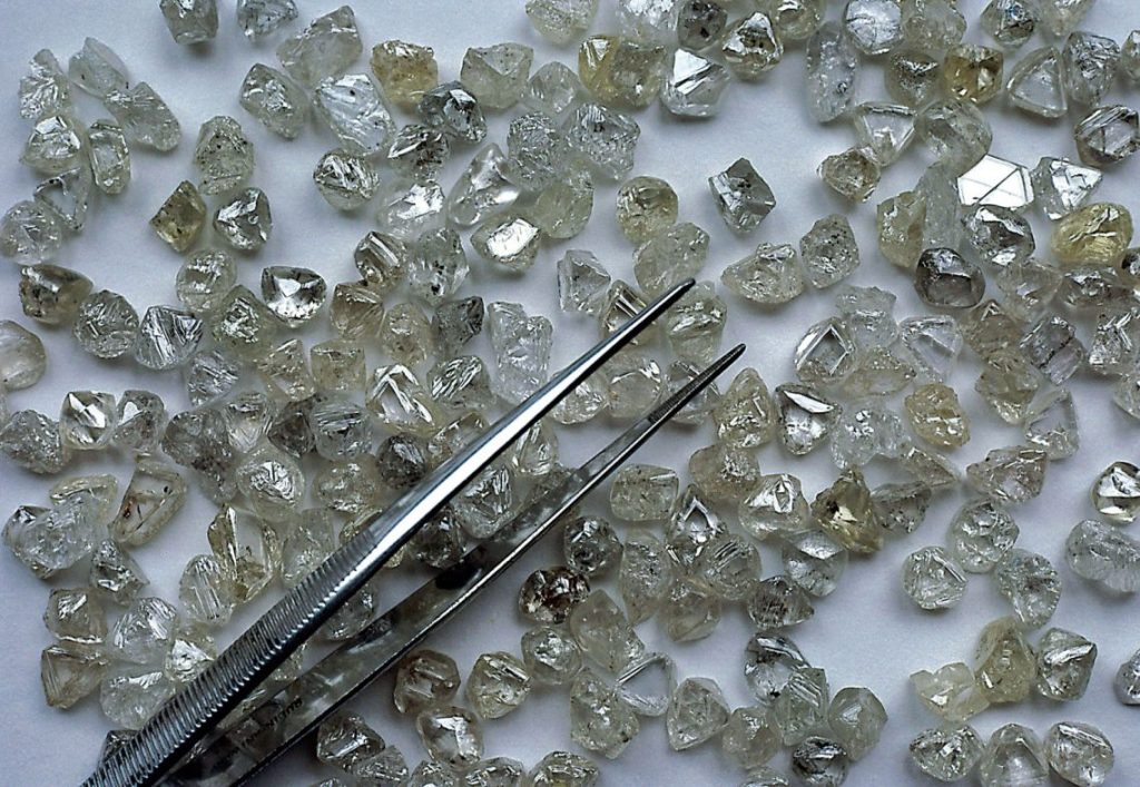 NAMÍBIA: PRODUÇÃO DE DIAMANTES CAI 7% NO PRIMEIRO SEMESTRE DE 2026 NAMÍBIA: PRODUÇÃO DE DIAMANTES CAI 7% NO PRIMEIRO SEMESTRE DE 2026