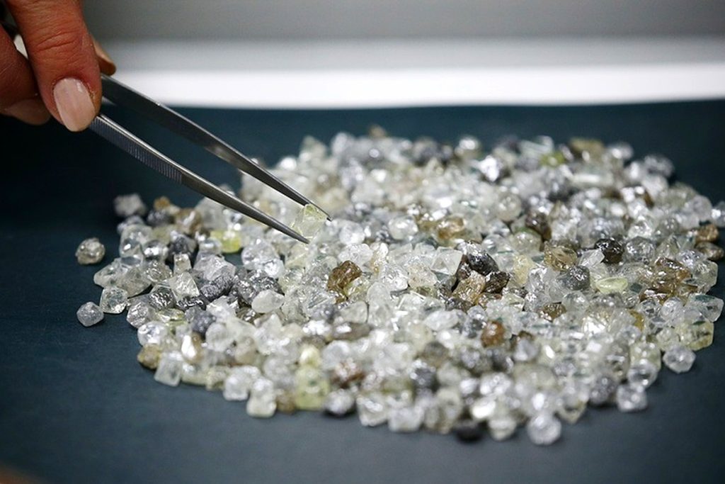NAMÍBIA: RECEITAS DE EXPORTAÇÃO DE DIAMANTES CAEM 53,1% DEVIDO À FRACA PROCURA GLOBAL NO PRIMEIRO TRIMESTRE DE 2026 NAMÍBIA: RECEITAS DE EXPORTAÇÃO DE DIAMANTES CAEM 53,1% DEVIDO À FRACA PROCURA GLOBAL NO PRIMEIRO TRIMESTRE DE 2026