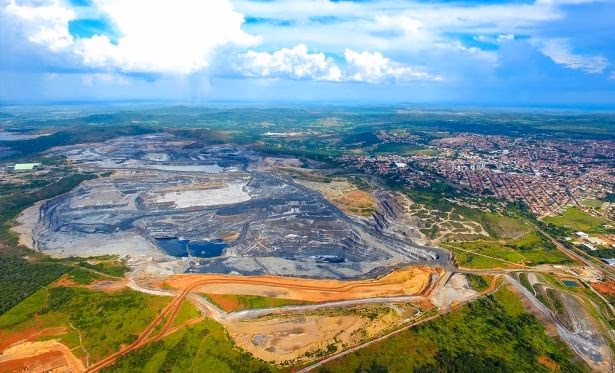 KINROSS: PRODUÇÃO ATINGE QUASE 500 MIL ONÇAS DE OURO NO SEGUNDO TRIMESTRE KINROSS: PRODUÇÃO ATINGE QUASE 500 MIL ONÇAS DE OURO NO SEGUNDO TRIMESTRE