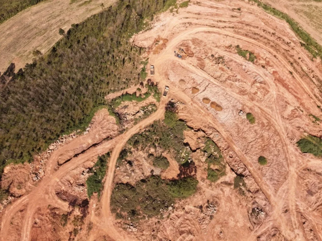 TRANSIÇÃO ENERGÉTICA: VISITA DO GOVERNO FEDERAL AO SUL DE MINAS EXPÕE CONTRADIÇÕES NA MINERAÇÃO DE TERRAS RARAS TRANSIÇÃO ENERGÉTICA: VISITA DO GOVERNO FEDERAL AO SUL DE MINAS EXPÕE CONTRADIÇÕES NA MINERAÇÃO DE TERRAS RARAS