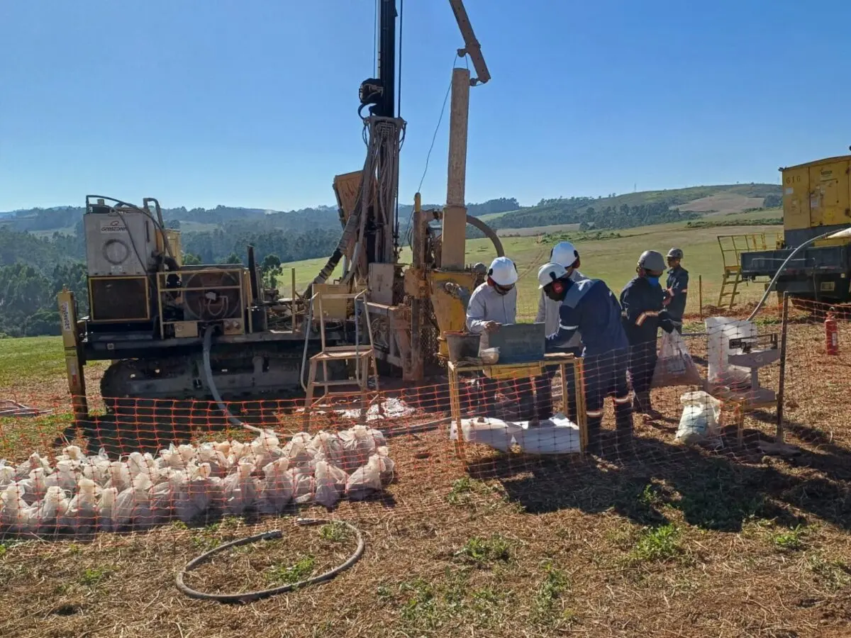 MINERAÇÃO A 300 METROS DE CASAS E ESCOLAS: CÂMARA PEDE REVISÃO DA LOCALIZAÇÃO DO PROJECTO DE TERRAS RARAS DA VIRIDIS MINERAÇÃO MINERAÇÃO A 300 METROS DE CASAS E ESCOLAS: CÂMARA PEDE REVISÃO DA LOCALIZAÇÃO DO PROJECTO DE TERRAS RARAS DA VIRIDIS MINERAÇÃO